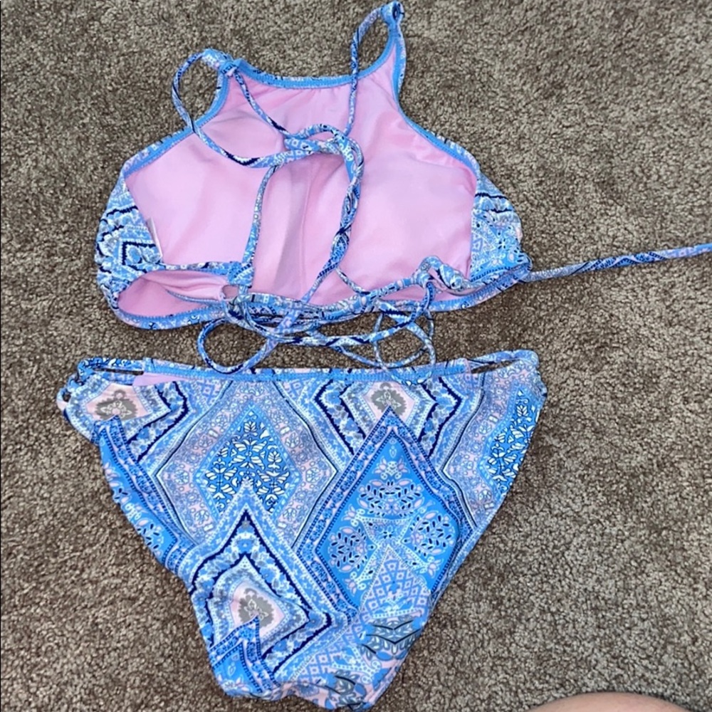 Target bathing suit - Picture 2 of 4